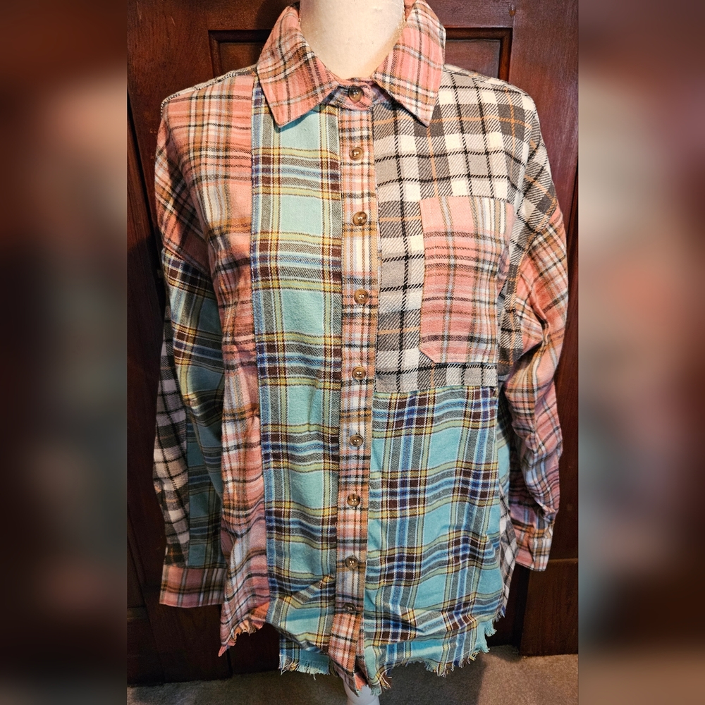 Entro multicolored destroyed hem flannel long sleeve top NWT medium